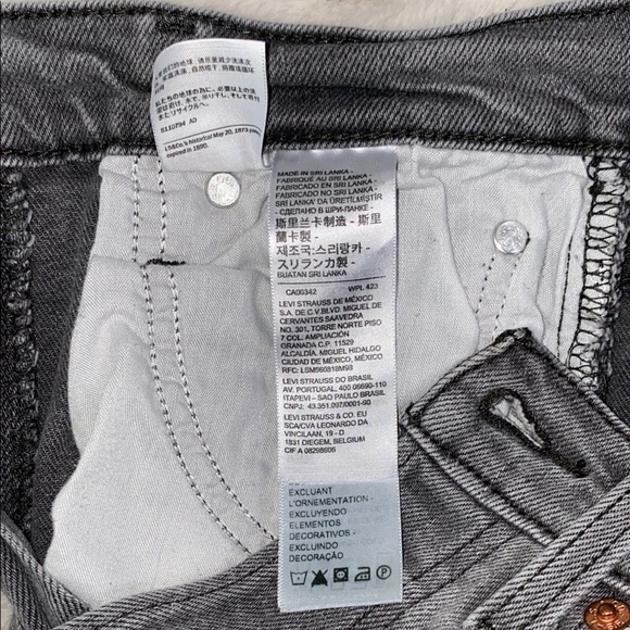 Levi's Gray Wedgie Straight Leg High-Waisted Pants - Picture 13 of 13